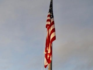 ABD bayrağı, Karakas'taki ABD büyükelçiliğinde yeniden göndere çekildi