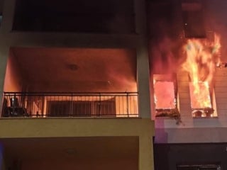 Hatay'da apartman dairesinden alevler yükseldi