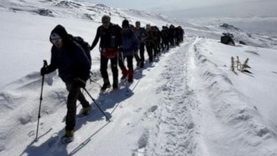 19 kişilik dağcı grubu Ağrı Dağı zirvesi için tırmanışa geçti