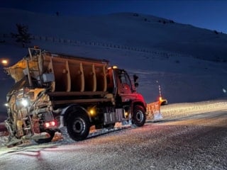 Ardahan-Şavşat kara yolu çığ nedeniyle ulaşıma kapatıldı