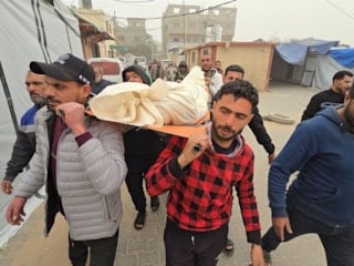 İsrail, Gazze'de bir eve saldırdı: 2'si çocuk 4 kişi hayatını kaybetti