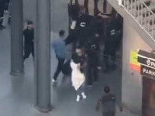 Bursa AVM’de iki grup arasında kavga