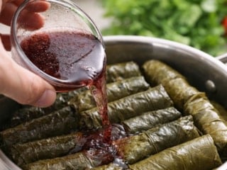 Sarmaları unutulmaz kılan detay: Suyuna ekleyin