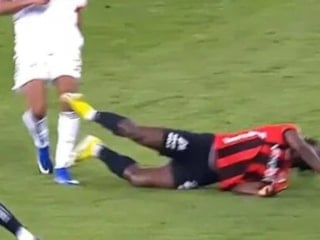 Gençlerbirliği, Beşiktaş karşısında 10 kişi kaldı