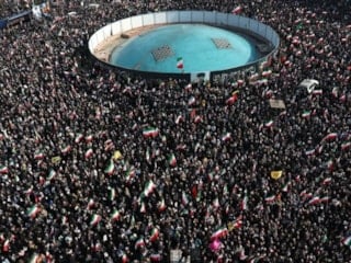 Donald Trump, İran'da yeni dini lider için sokağa çıkan yüz binlere 'yapay zeka' dedi