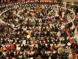 Süleymaniye Camii'nde 3 bin çocuk aynı sofrada iftar açtı