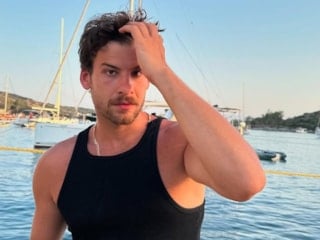 Oyuncu Mustafa Mert Koç'tan şaşırtan aşk itirafı: İlk aşkım yakın arkadaşımla evlendi