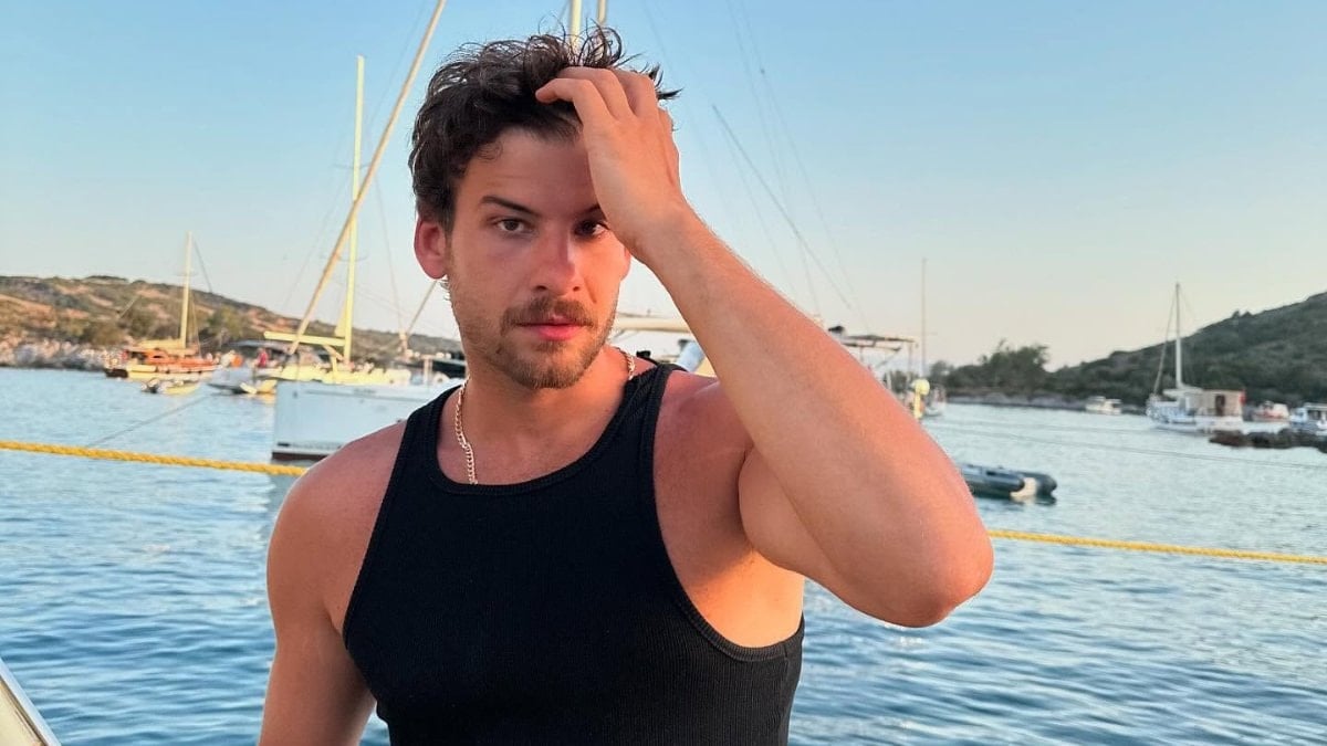 Oyuncu Mustafa Mert Koç'tan şaşırtan aşk itirafı: İlk aşkım yakın arkadaşımla evlendi