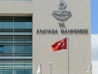 AYM, disiplin hapsi verilen sanığı haklı buldu