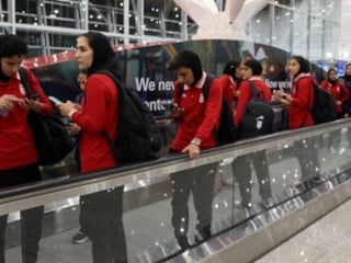 İranlı kadın futbolculardan biri daha iltica talebini geri çekti