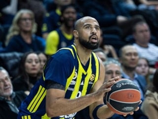 EuroLeague'de ertelenen Olympiakos-Fenerbahçe maçı yarın oynanacak