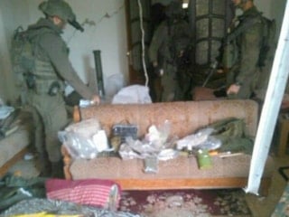 İsrail, Lübnan’da silah deposunu vurdu: 2 ölü