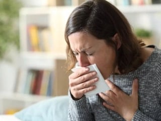 Uzmanından “geçmeyen öksürük” uyarısı: Altından o hastalık çıkabilir