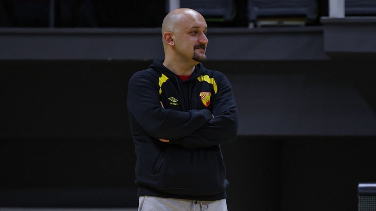 Göztepe'de başantrenör Ataman Güneyligil ile yollar ayrıldı