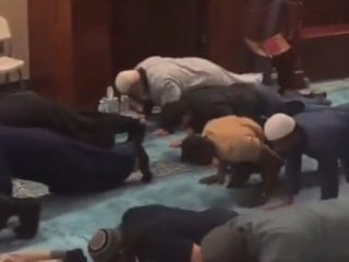 ABD'de cemaate teravih sonrası şınav çektiren Türk imam