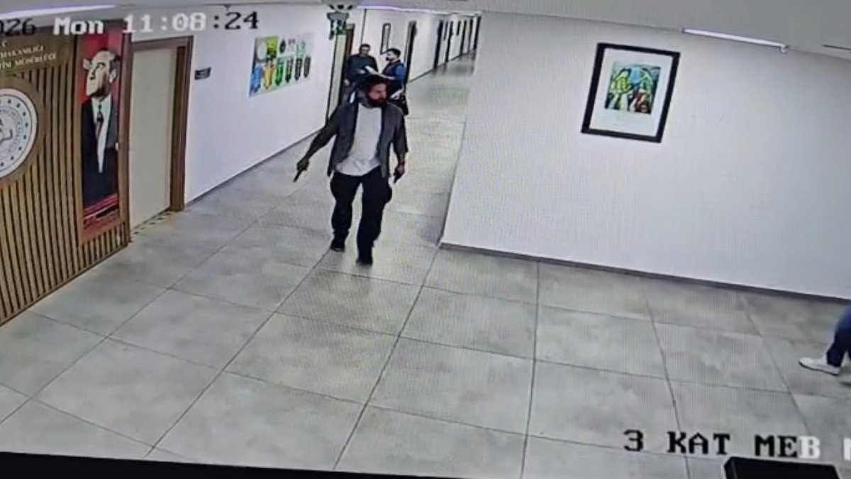 Antalya Kepez Kaymakamlık binasına silahı saldırı: Görüntüler ortaya çıktı