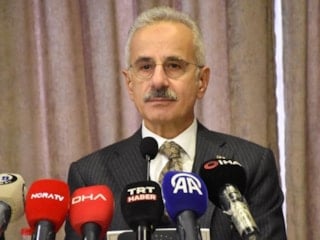 Abdulkadir Uraloğlu: Türkiye bayramda hava trafiği rekoru kıracak