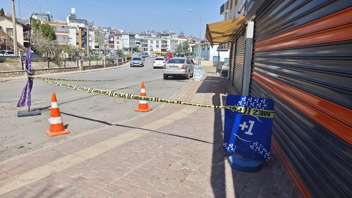 Antalya'da esnaf kavgası kanlı bitti: 1 ölü, 2 yaralı