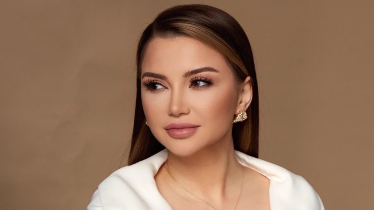 Esra Ezmeci'den başörtülü pozlar! Yorum yağdı