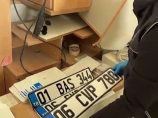 Adana'da APP plaka üreten 3 atölyeye baskın