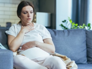 Hamilelikte boğaz ağrısını hafifletmenin güvenli yolları