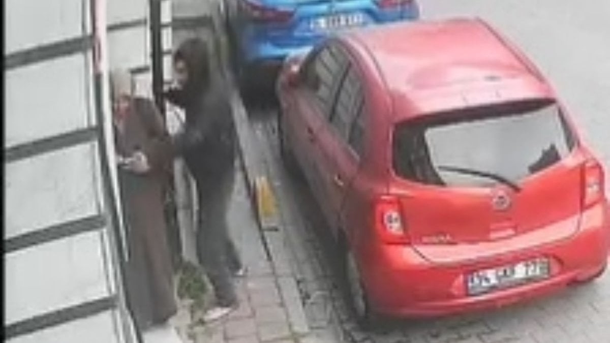 İstanbul'da kapkaç alarmı: Kadının telefonunu sokakta çalıp kaçtı