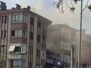Kocaeli'de çatı yangını paniğe neden oldu