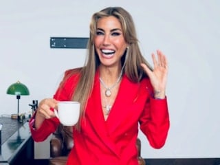 Çağla Şıkel lüks harcamalara karşı: Köpek gibi çalışıyorum