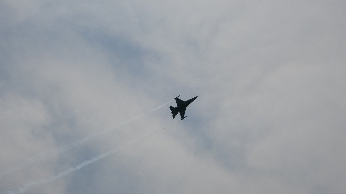 SOLOTÜRK Çanakkale semalarında gövde gösterisi yaptı