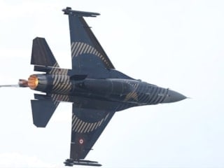 SOLOTÜRK Çanakkale semalarında gövde gösterisi yaptı