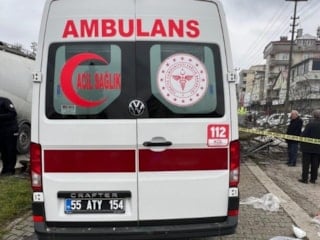 Samsun’da ambulans ile kamyon çarpıştı: 1 ölü 3 yaralı