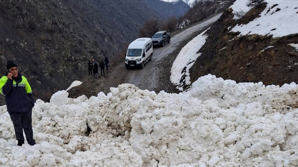 Van'da çığ düştü: 1 mahalle ve 8 mezraya ulaşımı sağlanamıyor