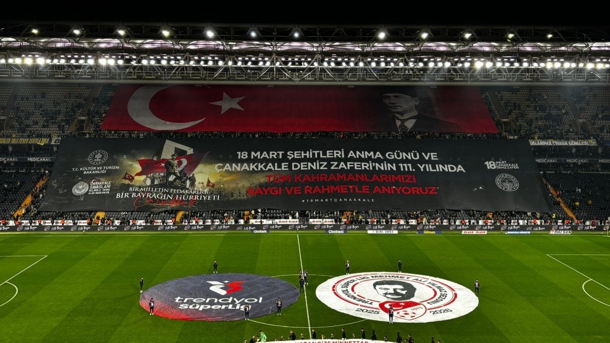 Fenerbahçe taraftarı, Çanakkale şehitlerini andı