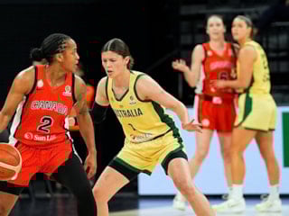 Avustralya, Kanada'yı yendi