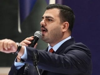 Eyyüp Kadir İnan'dan Özgür Özel'e: Eline tutturulan yalanları okuyan Silivri esiri