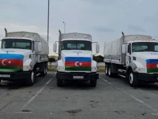 Azerbaycan'dan İran'a ikinci yardım tırı