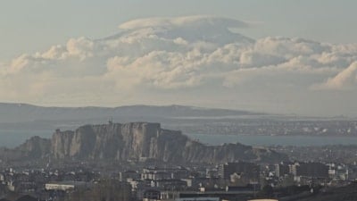 Süphan Dağı’nda bulut denizi görsel şölen sundu