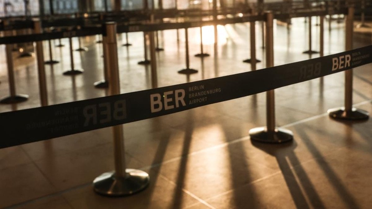 Berlin Brandenburg Havalimanı’nda grev: 445 uçuş iptal