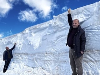 Bitlis’te bahara rağmen kar mücadelesi sürüyor
