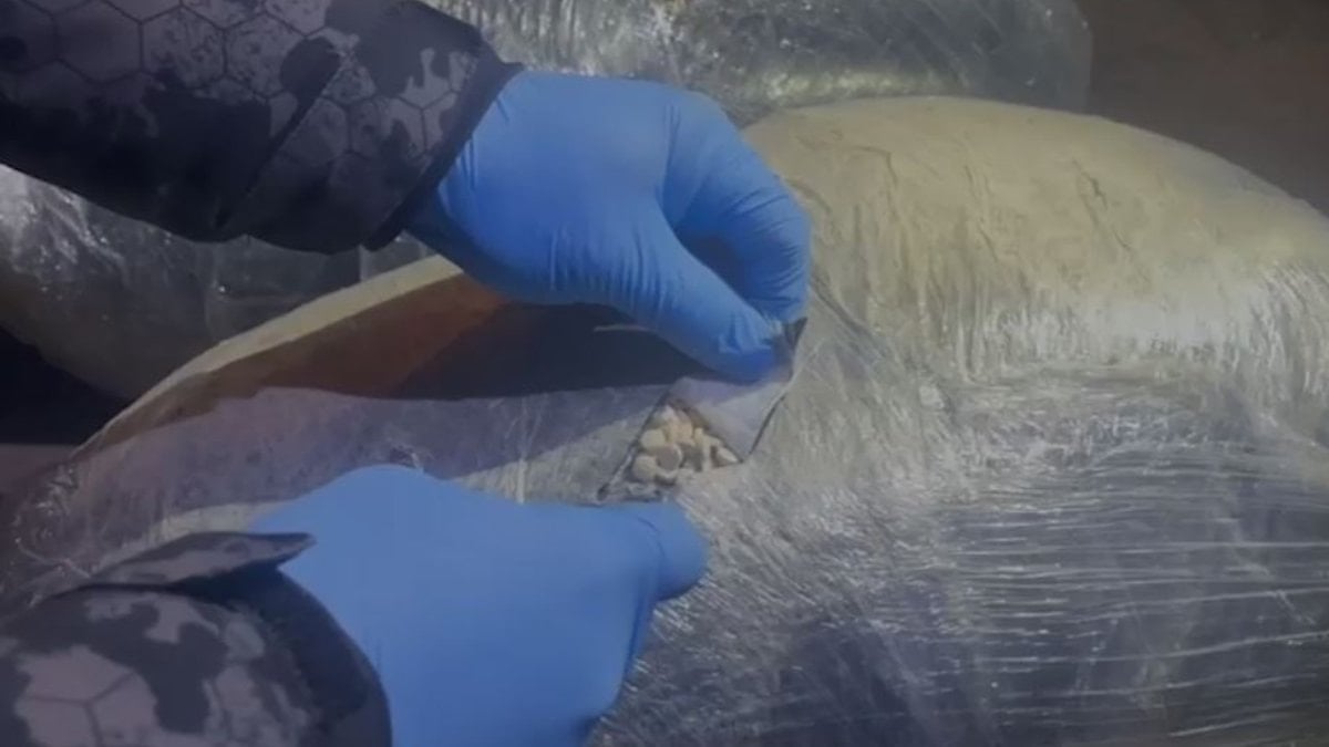 Kayseri'de çekicide dev uyuşturucu sevkiyatı: 1 milyon 260 bin hap ele geçirildi