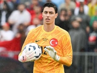 Paylaşımı ele verdi: İşte milli kaleci Berke Özer’in yeni sevgilisi