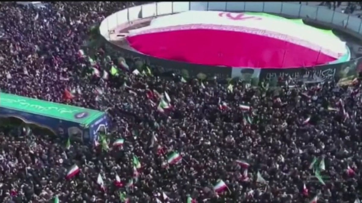 Ali Laricani için Tahran'da cenaze töreni düzenlendi