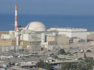 İran'daki nükleer tesise füze isabet etti: Buşehr Santrali Sahası'nda patlama