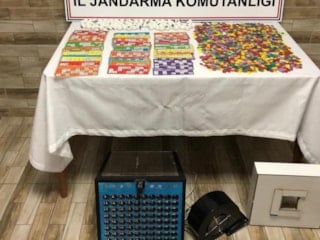 Sakarya'da kumarhaneye çevrilen eve baskın: 49 kişiye rekor ceza