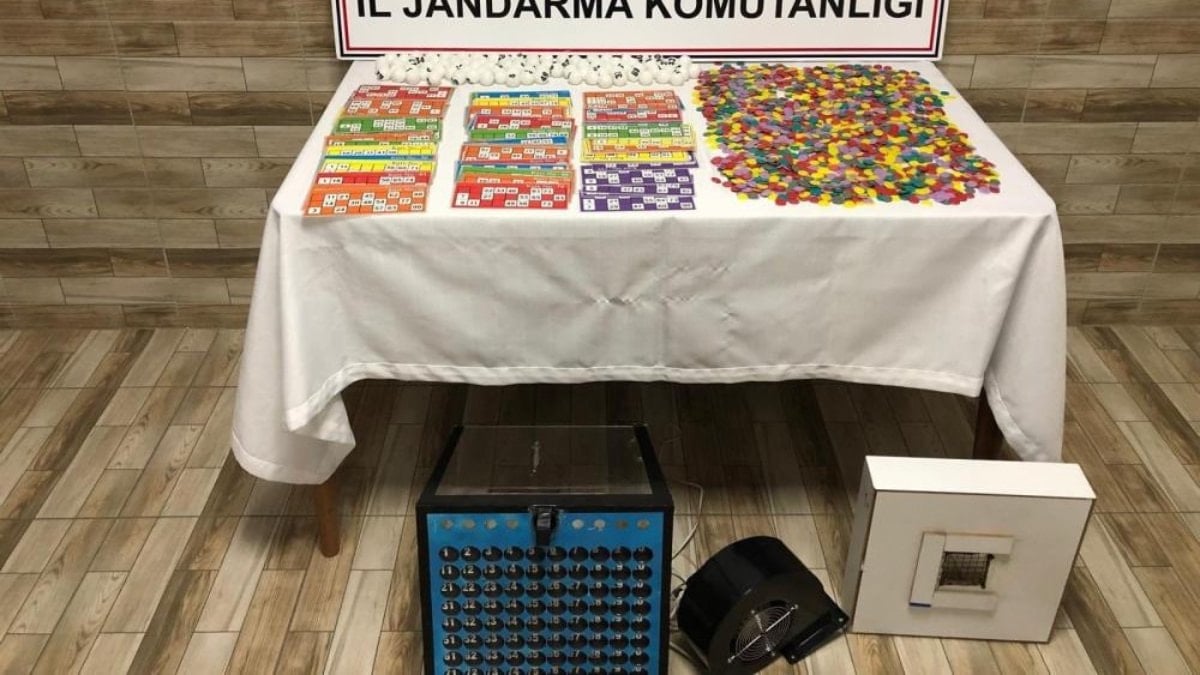 Sakarya'da kumarhaneye çevrilen eve baskın: 49 kişiye rekor ceza