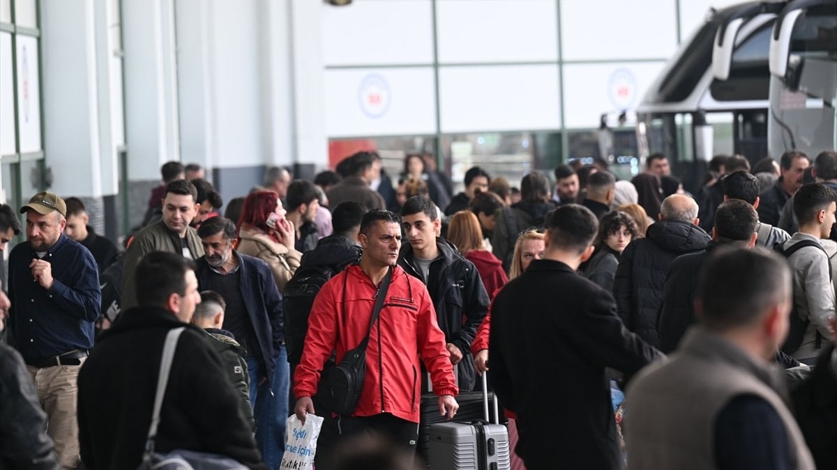 Ankara Terminali'nde Ramazan Bayramı öncesi yoğunluk yaşanıyor