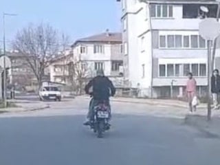 Bursa'da ehliyetsiz ve abartı egzozlu motosikletliye 58 bin lira ceza kesildi