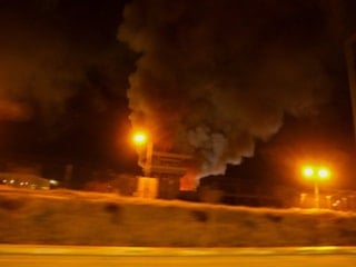 İran bölgedeki petrol tesislerini hedef aldı