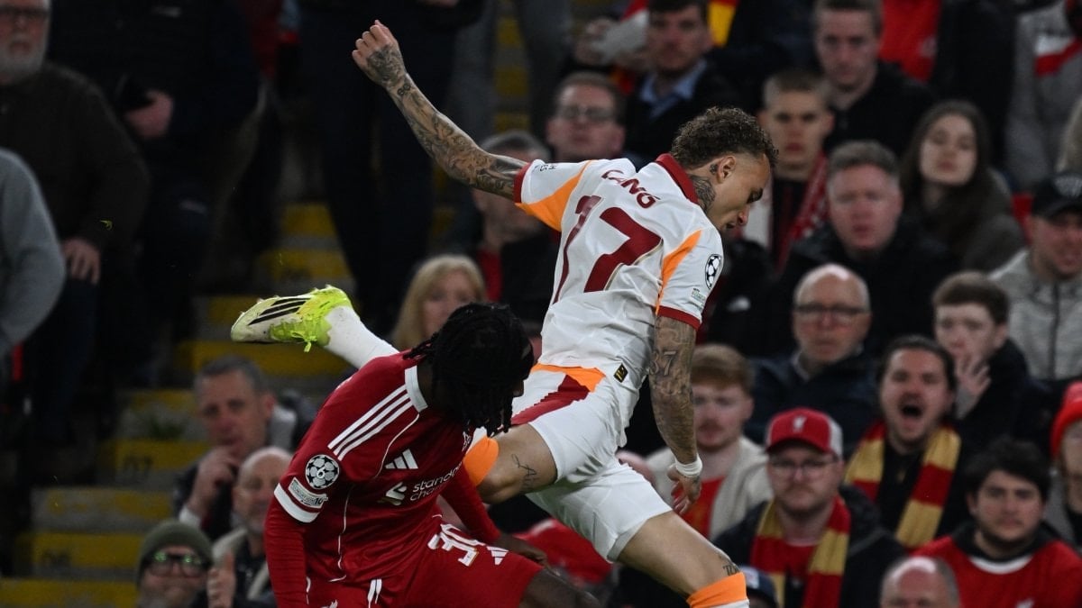 Galatasaray'da Noa Lang'ın parmağı kesildi