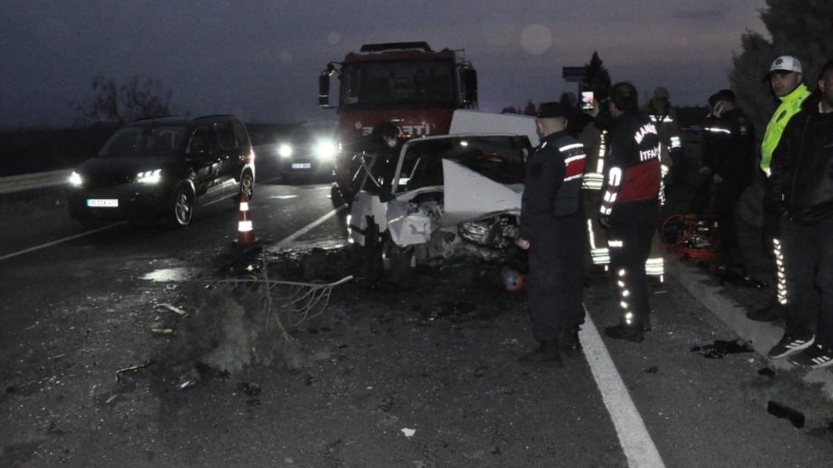 Manisa'da korkunç kaza: 2 ölü 5 yaralı